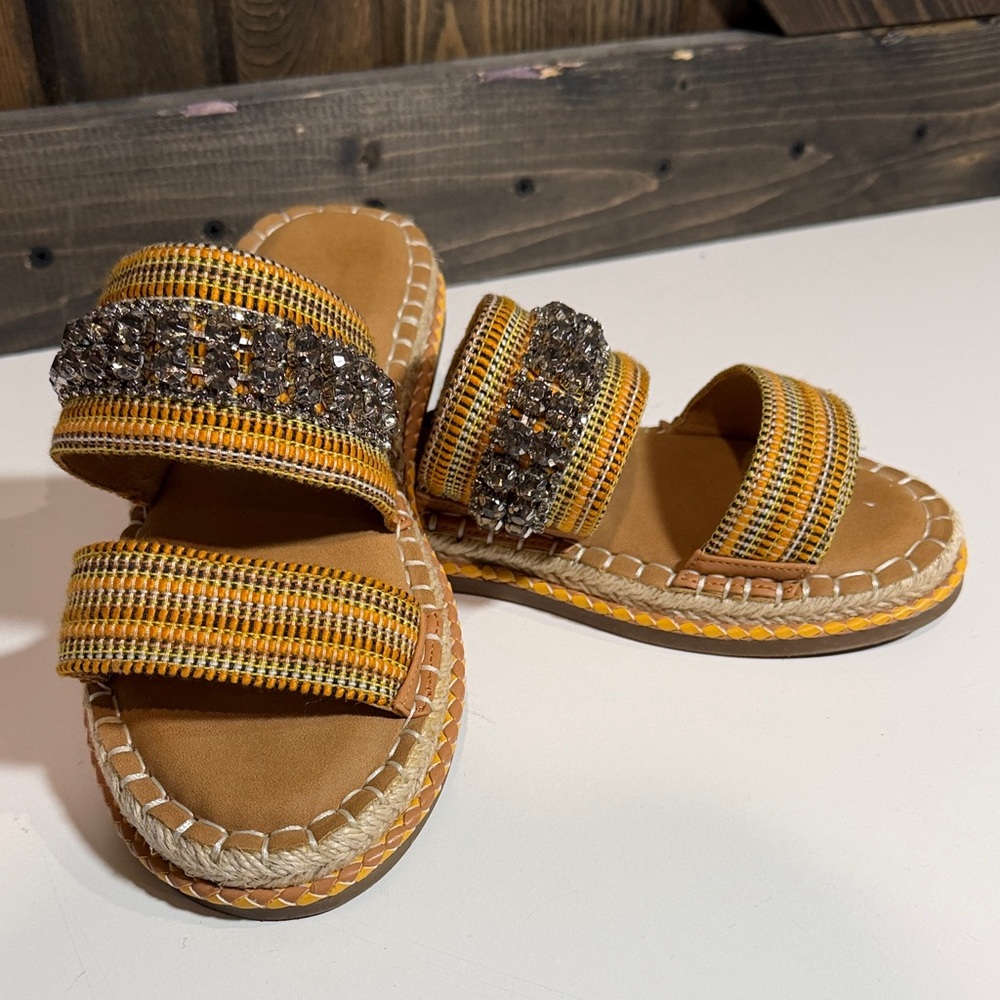 Crown Vintage Yellow and Tan Beaded Double-Strap Sandals SZ 6.5 / 7